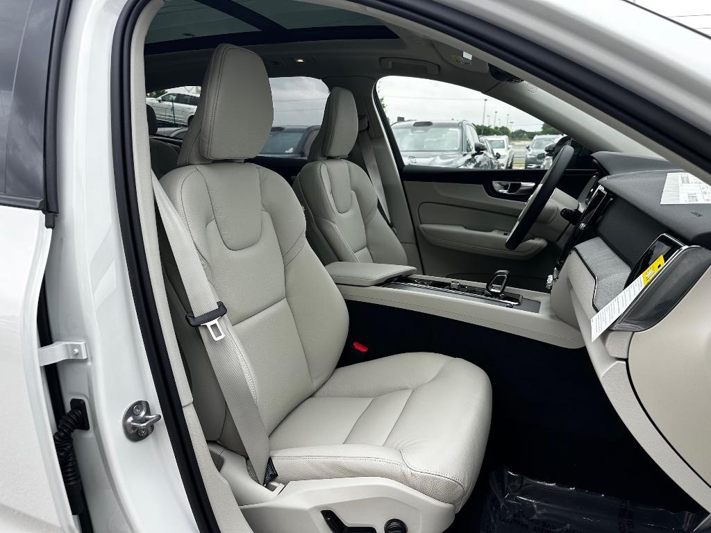 new 2025 Volvo XC60 car, priced at $55,360