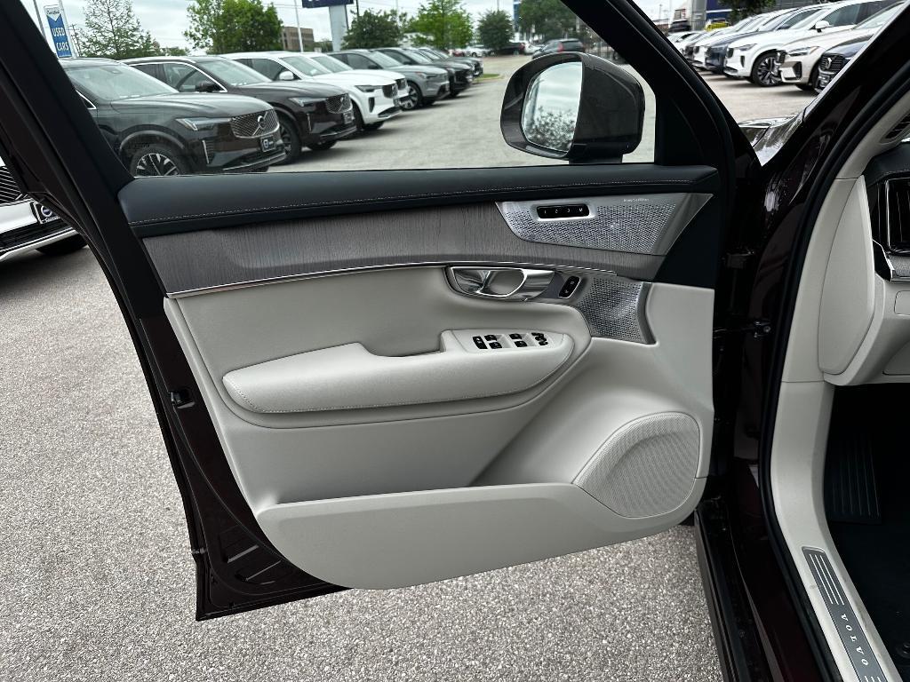 new 2025 Volvo XC90 car, priced at $82,330