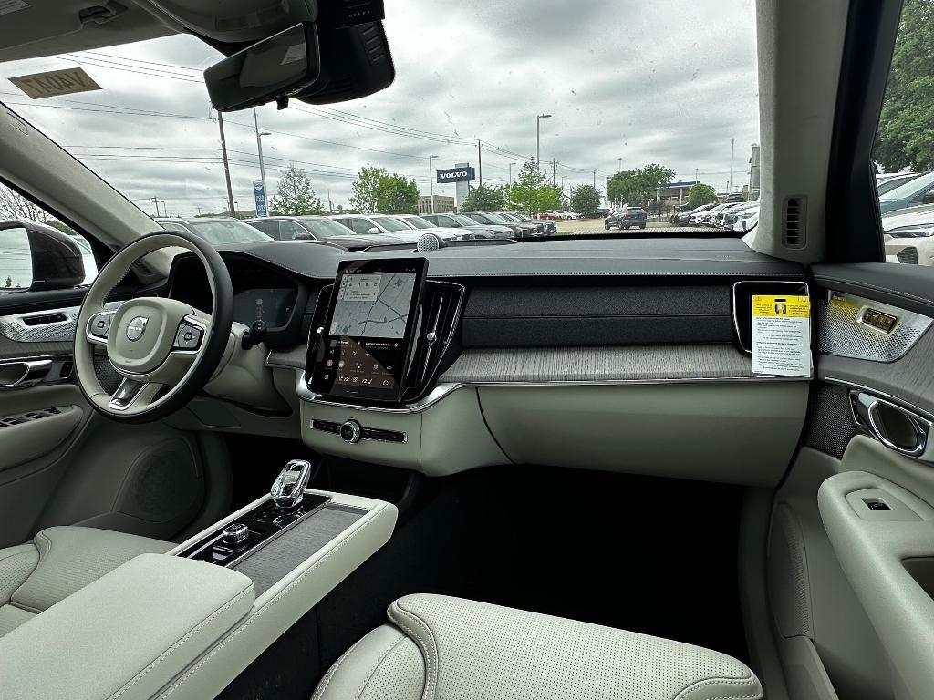 new 2025 Volvo XC90 car, priced at $82,330