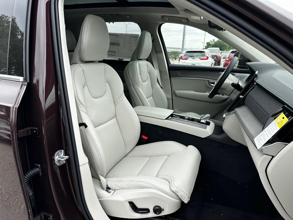 new 2025 Volvo XC90 car, priced at $82,330
