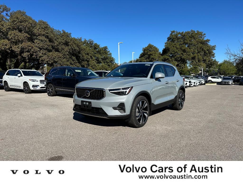 new 2025 Volvo XC40 car, priced at $49,645