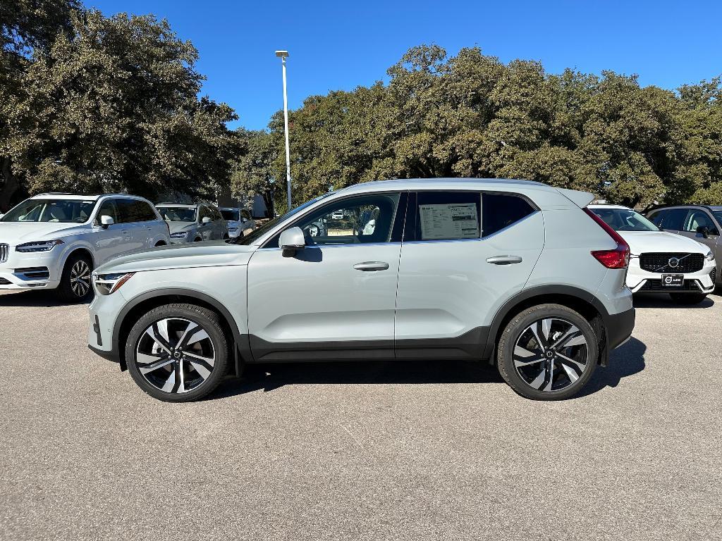 new 2025 Volvo XC40 car, priced at $49,645