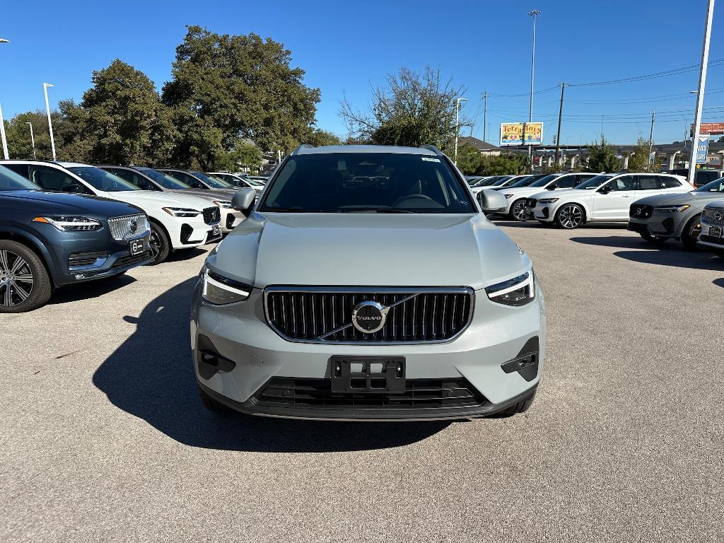 new 2025 Volvo XC40 car, priced at $49,645