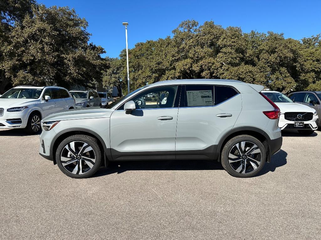 new 2025 Volvo XC40 car, priced at $49,645