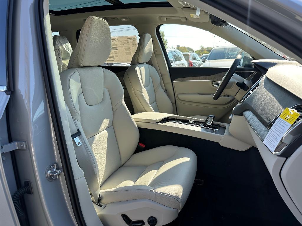 new 2025 Volvo XC90 car, priced at $62,265