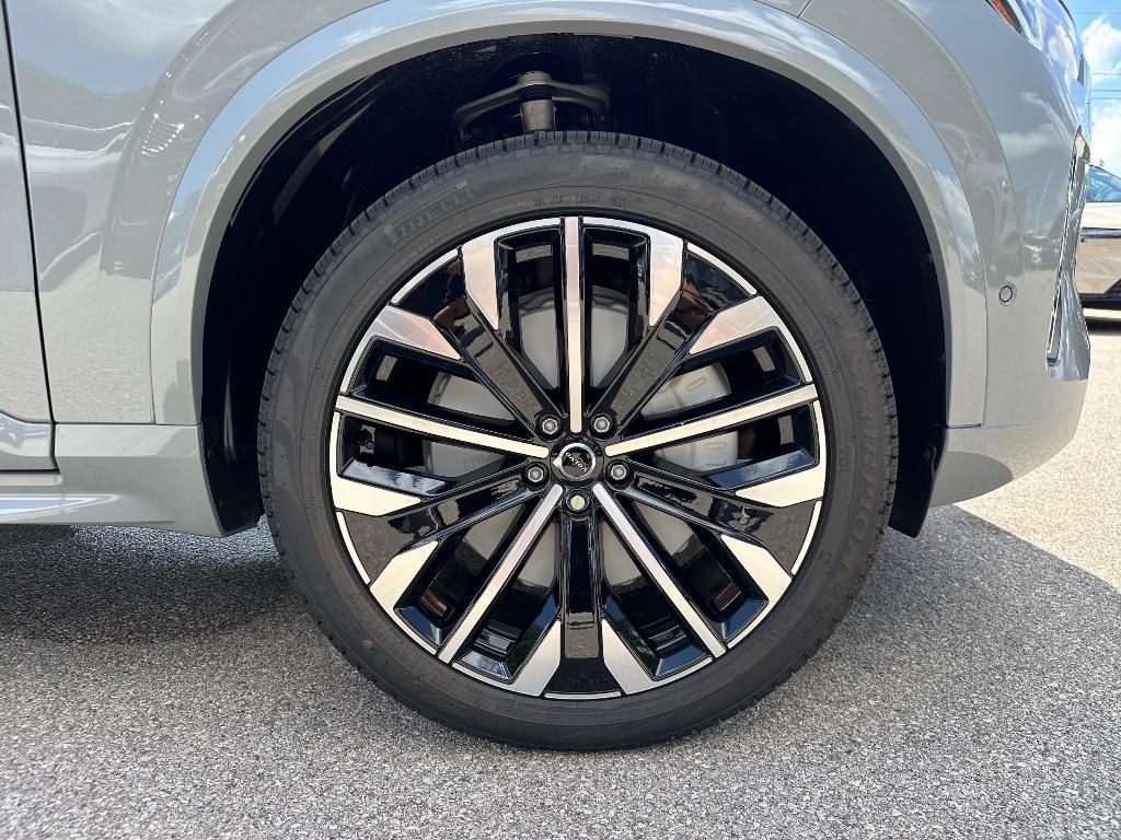 new 2026 Volvo XC90 car, priced at $71,825