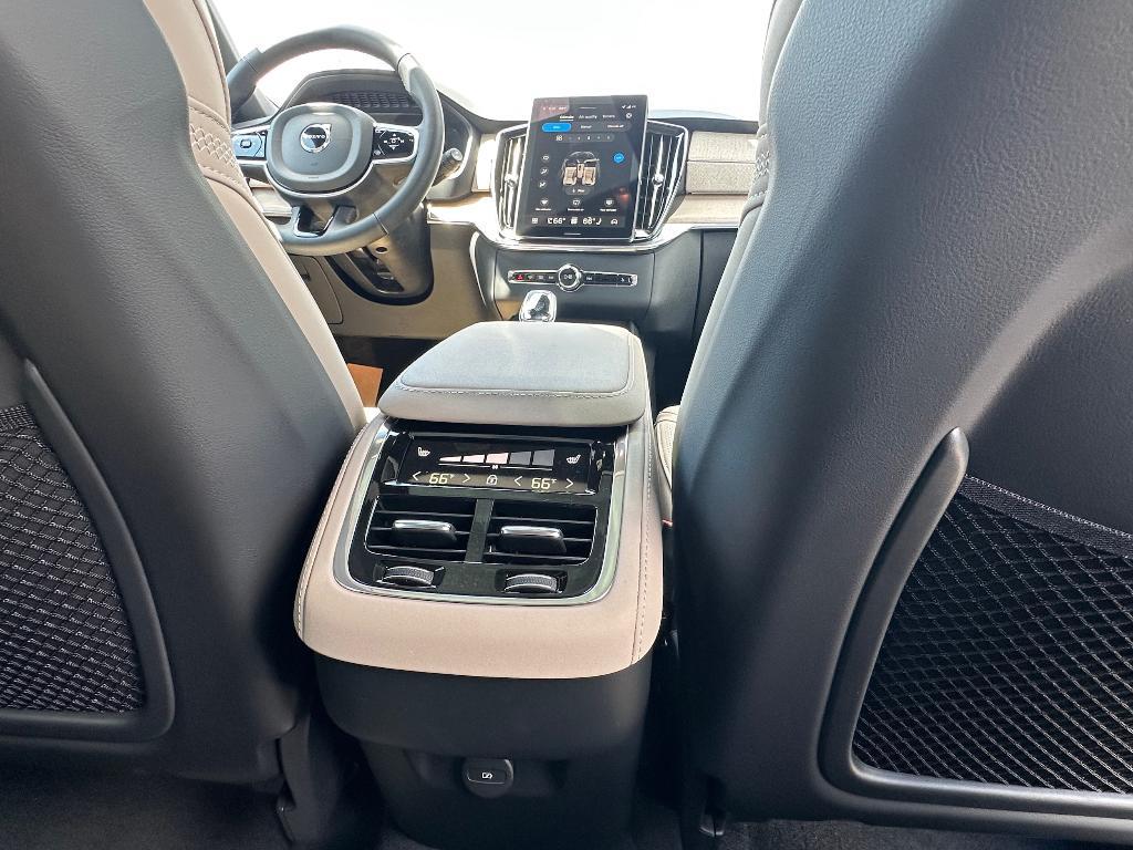 new 2026 Volvo XC90 car, priced at $71,825