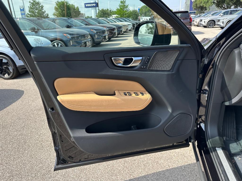 new 2025 Volvo XC60 car, priced at $60,125