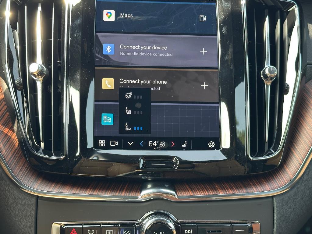 new 2025 Volvo XC60 car, priced at $62,625