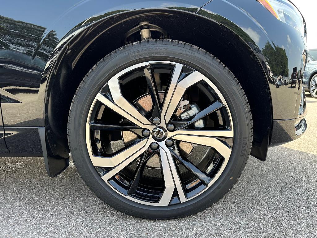 new 2025 Volvo XC60 car, priced at $62,625