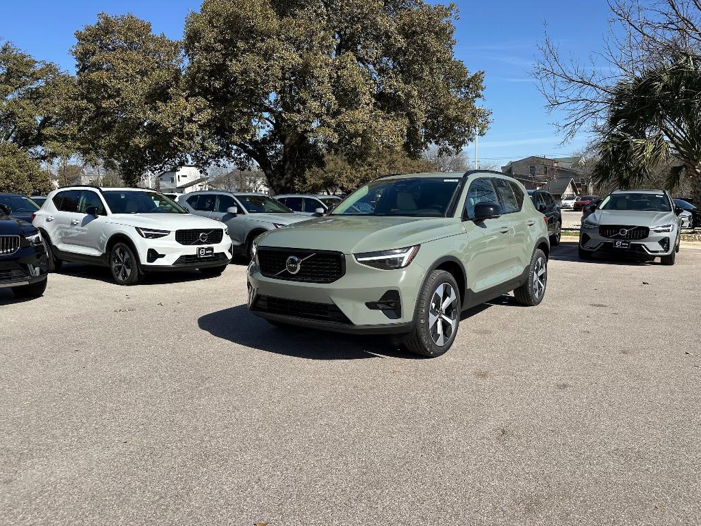 new 2025 Volvo XC40 car, priced at $48,335