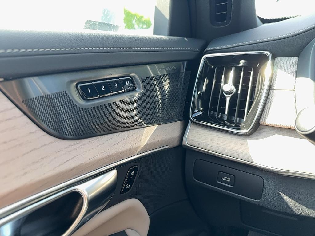 new 2025 Volvo XC90 car, priced at $65,555