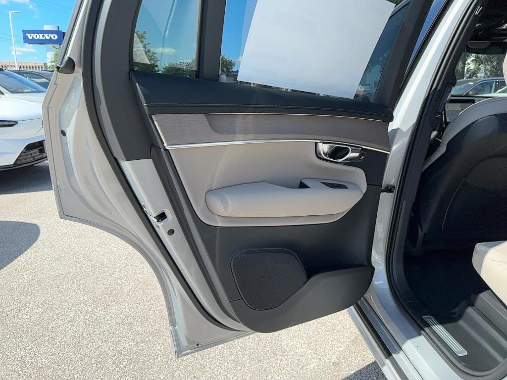 new 2025 Volvo XC90 car, priced at $65,555
