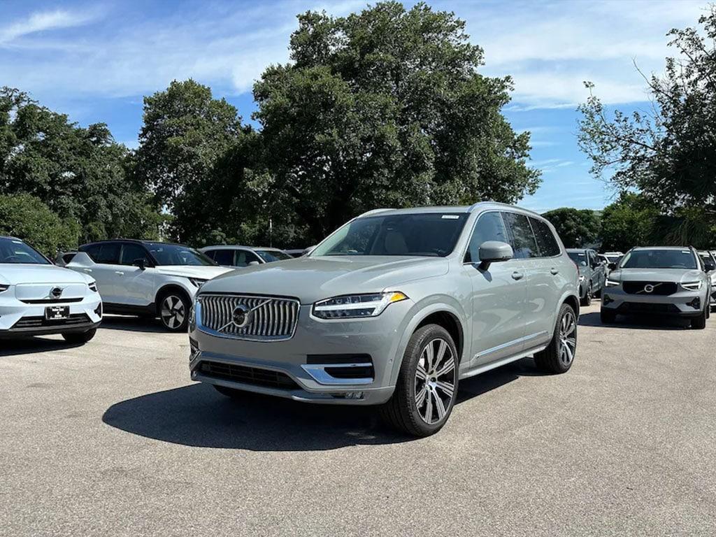 new 2025 Volvo XC90 car, priced at $66,395