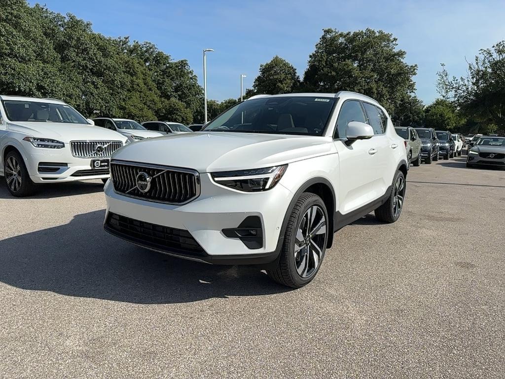 new 2025 Volvo XC40 car, priced at $52,985