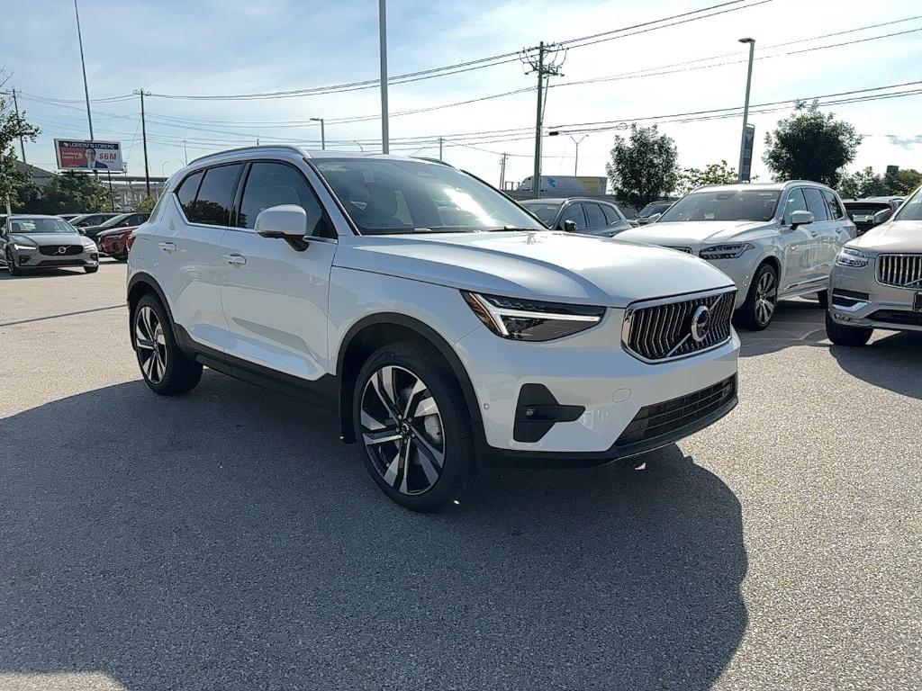 new 2025 Volvo XC40 car, priced at $52,985