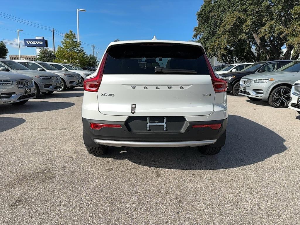 new 2025 Volvo XC40 car, priced at $52,985