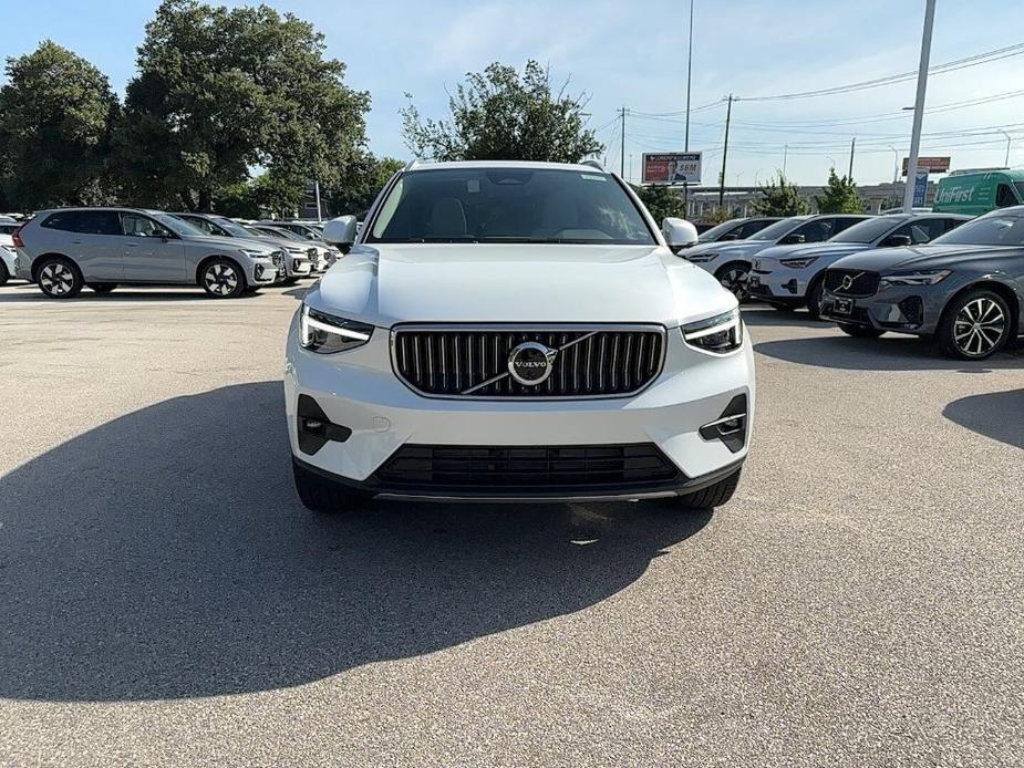 new 2025 Volvo XC40 car, priced at $52,985