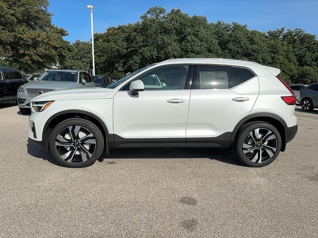 new 2025 Volvo XC40 car, priced at $52,985