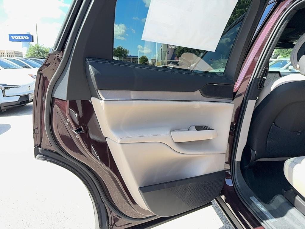 new 2025 Volvo EX90 car, priced at $83,400