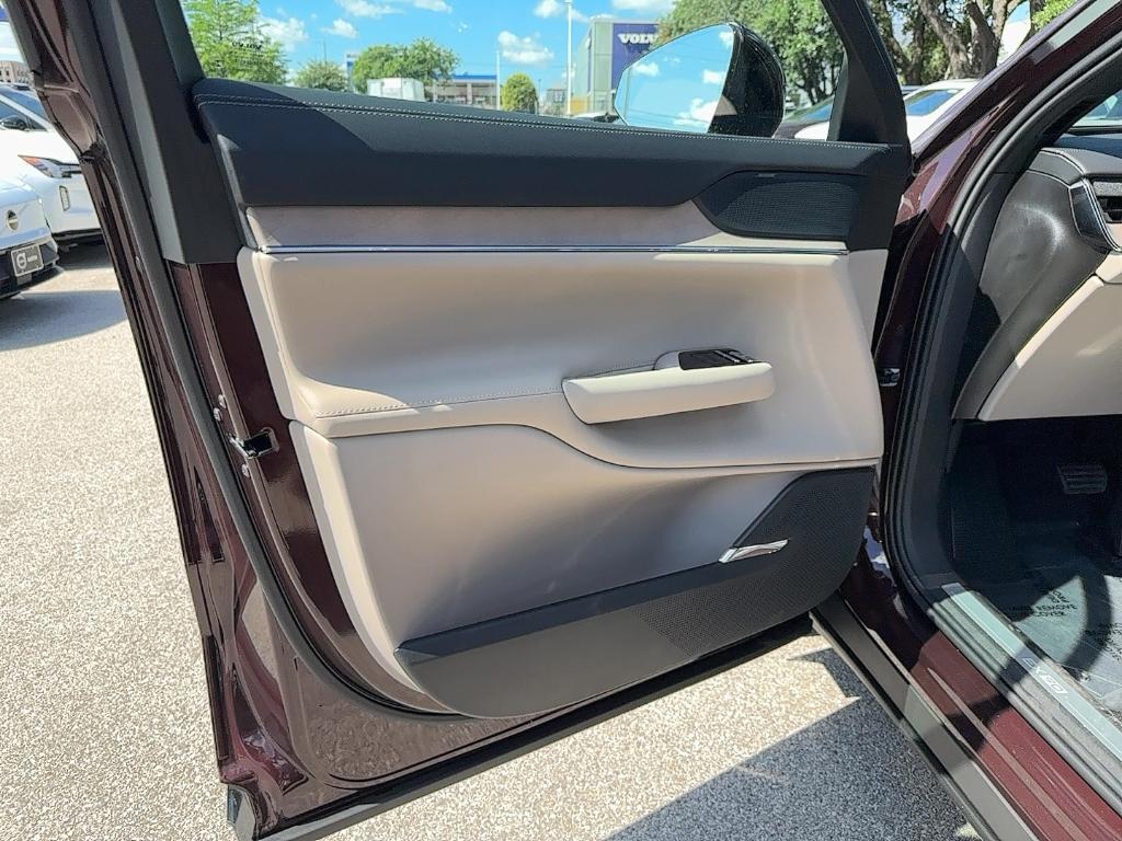 new 2025 Volvo EX90 car, priced at $83,400