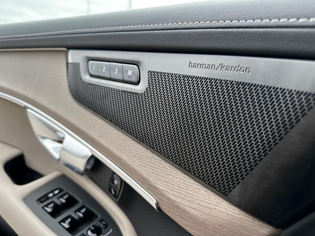 new 2025 Volvo XC90 Plug-In Hybrid car, priced at $78,805