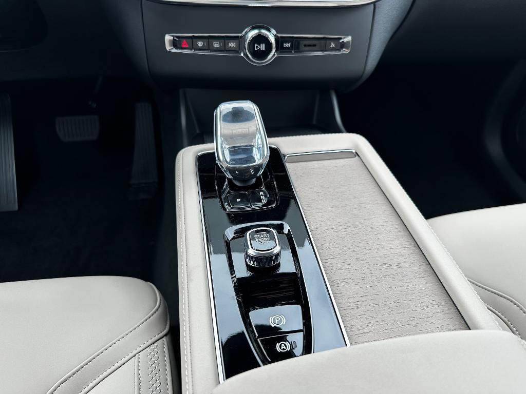 new 2025 Volvo XC90 Plug-In Hybrid car, priced at $78,805