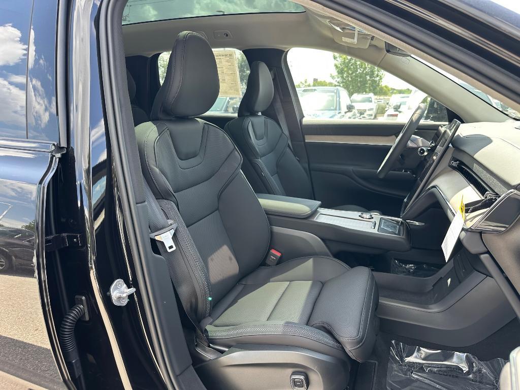 new 2025 Volvo EX90 car, priced at $90,405
