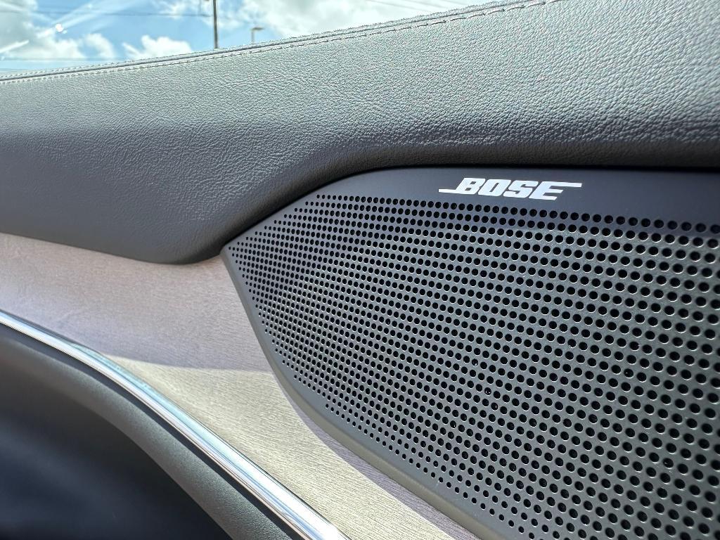new 2025 Volvo EX90 car, priced at $90,405