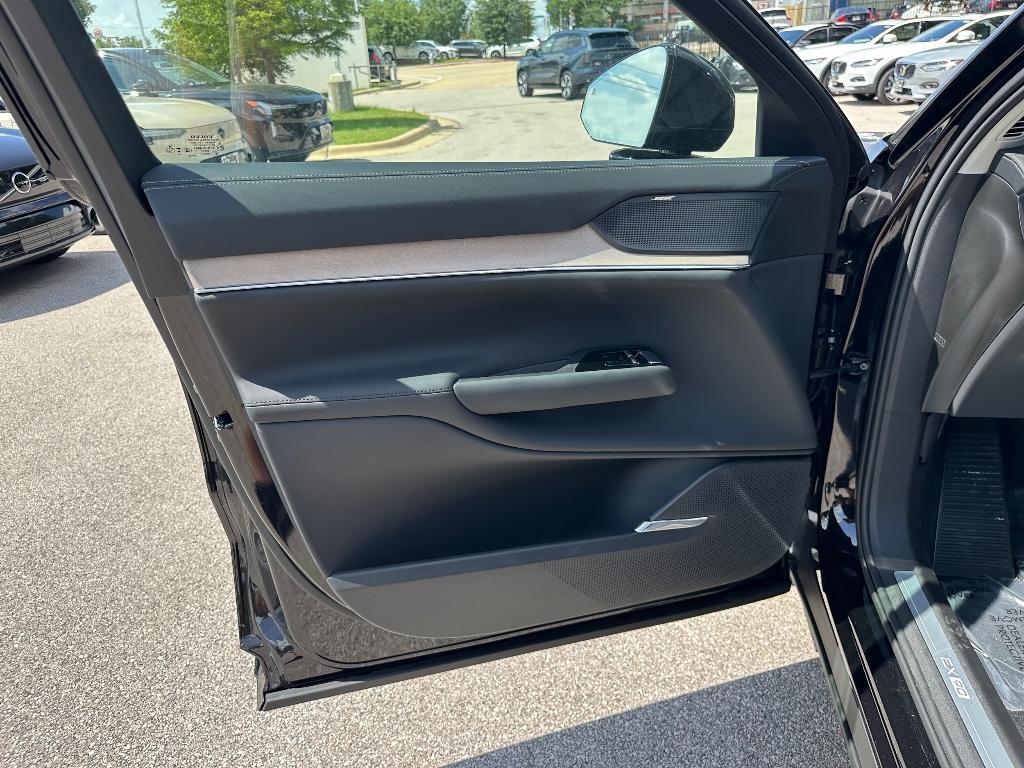 new 2025 Volvo EX90 car, priced at $90,405