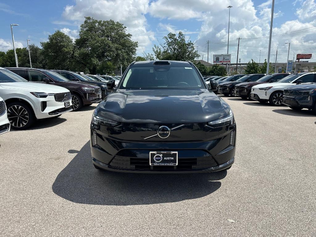 new 2025 Volvo EX90 car, priced at $90,405