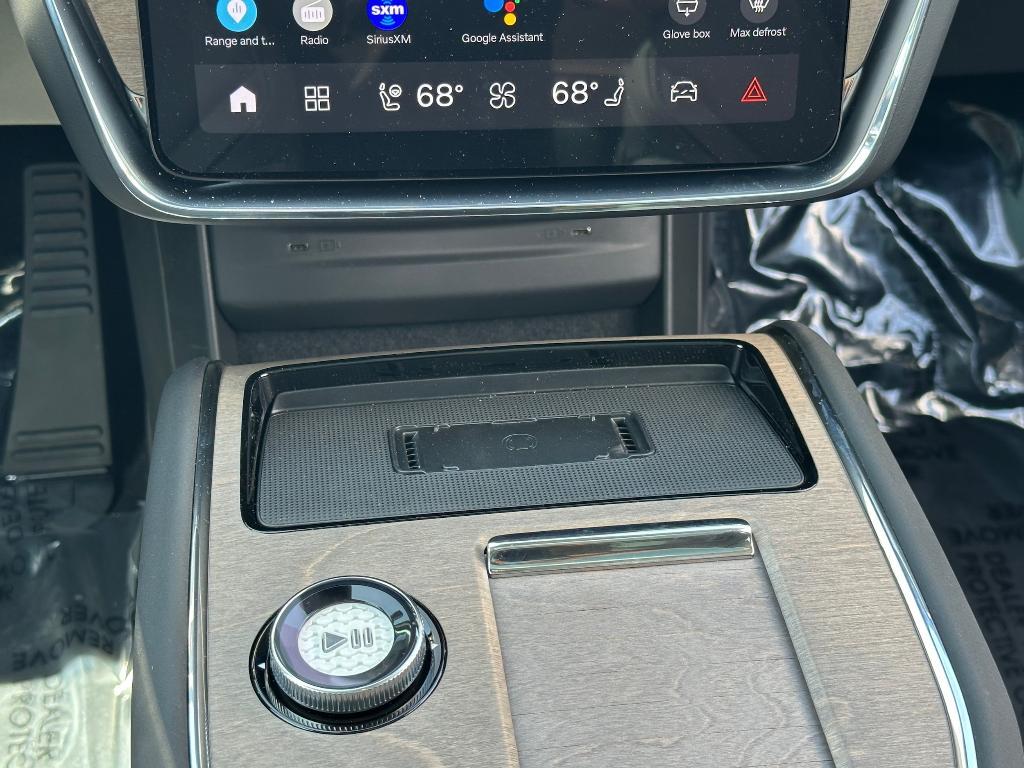 new 2025 Volvo EX90 car, priced at $90,405