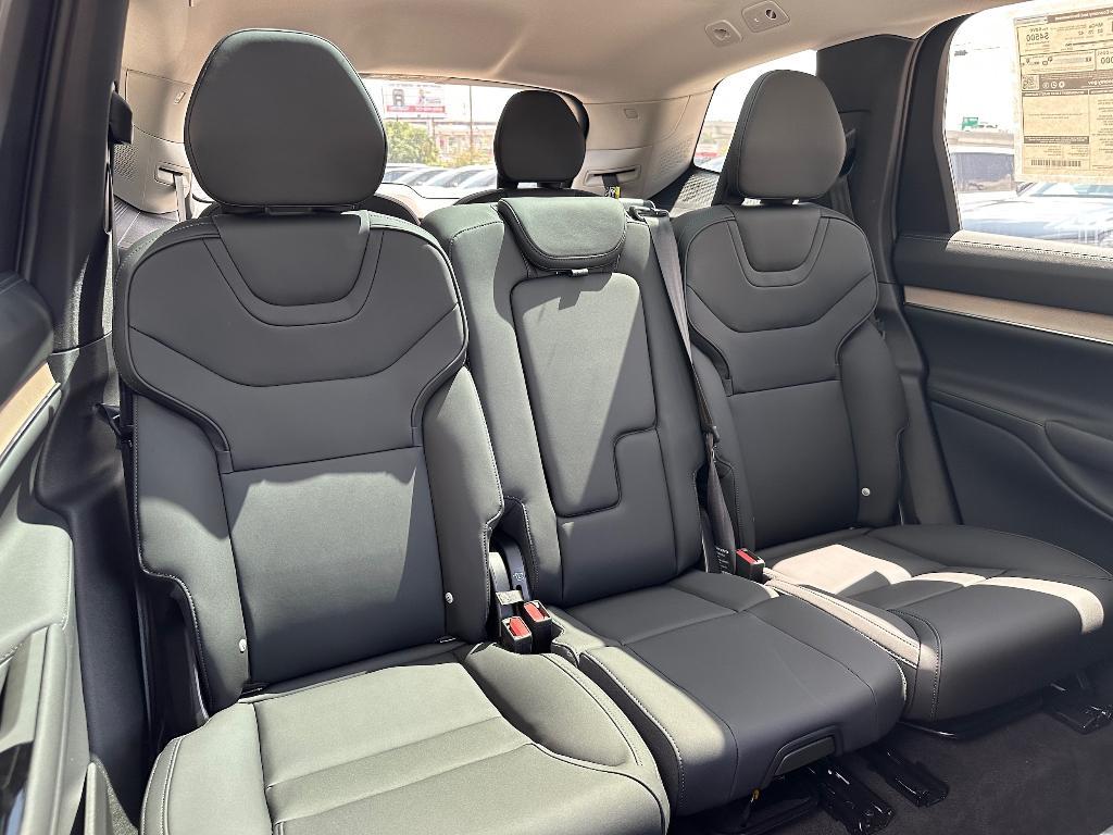 new 2025 Volvo EX90 car, priced at $90,405