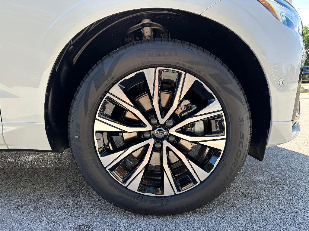 new 2025 Volvo XC60 car, priced at $54,560