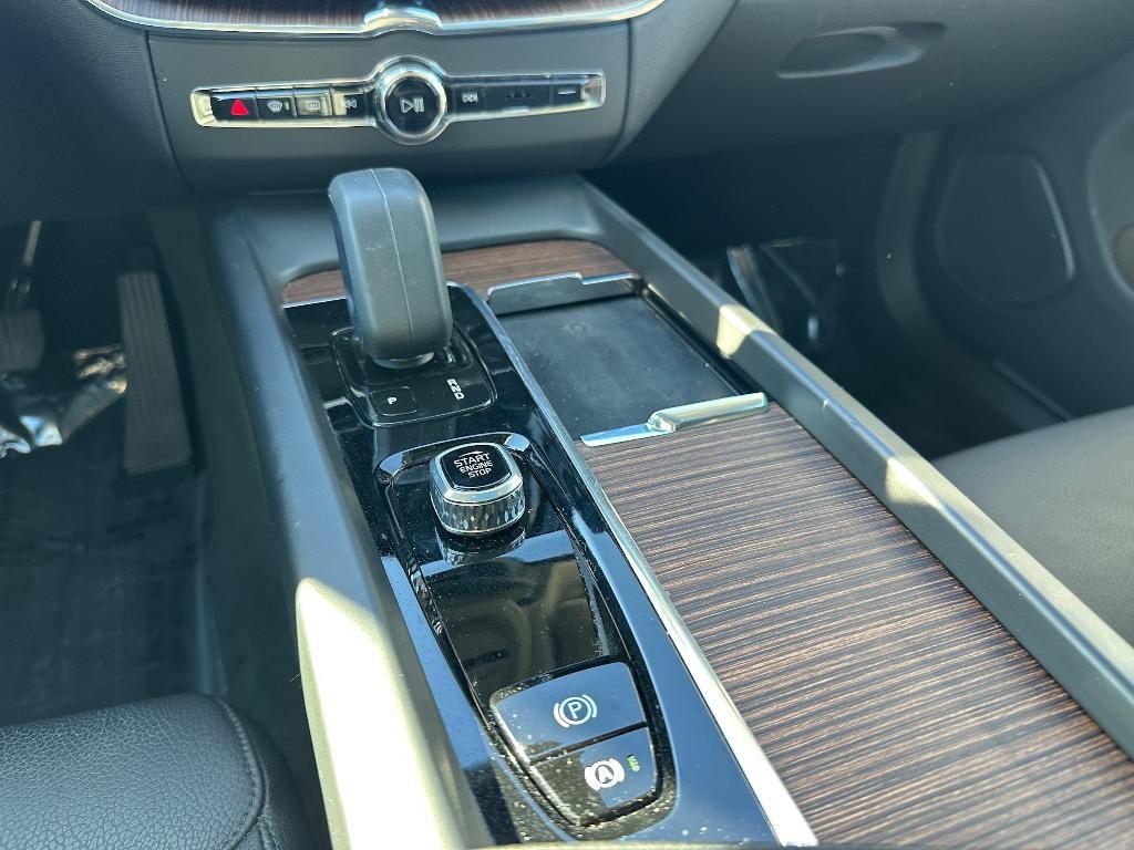 used 2022 Volvo XC60 car, priced at $24,995