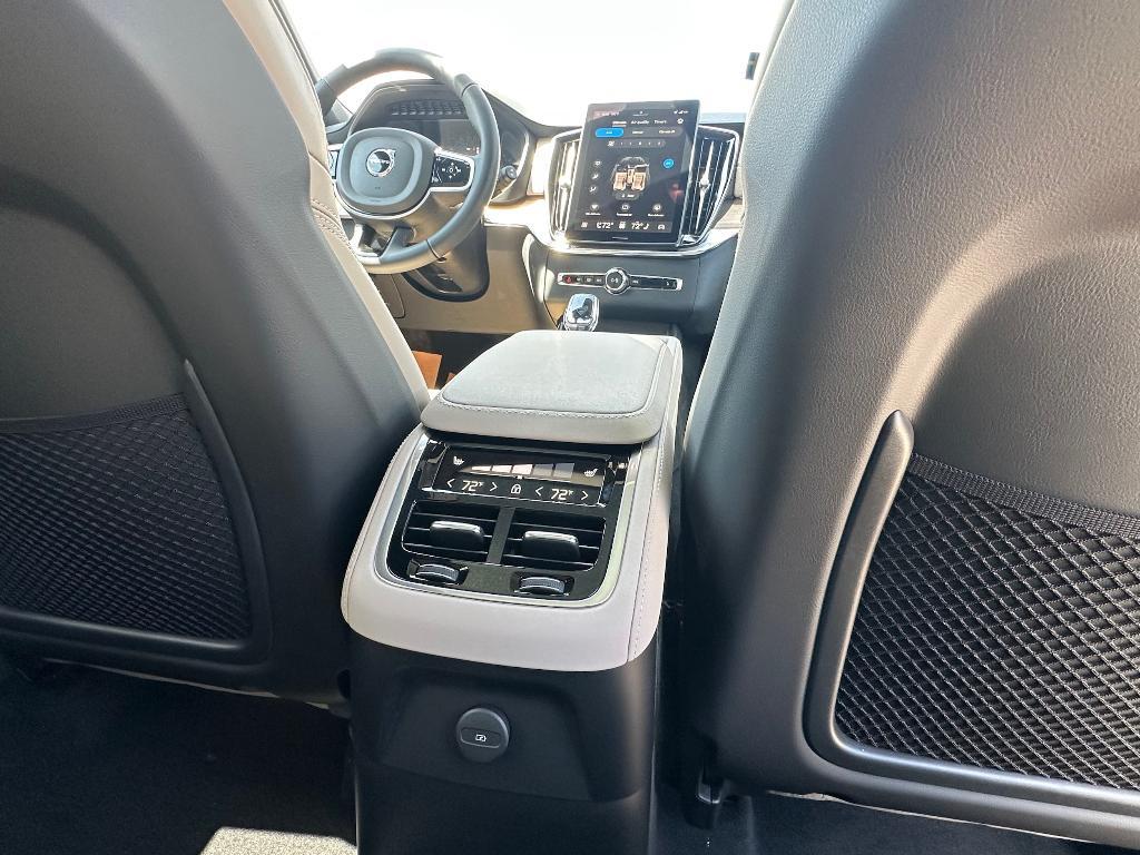 new 2026 Volvo XC90 car, priced at $85,625