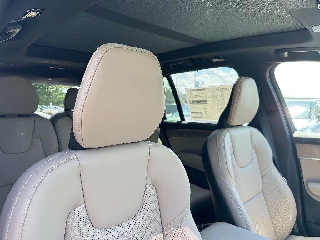 new 2026 Volvo XC90 car, priced at $85,625