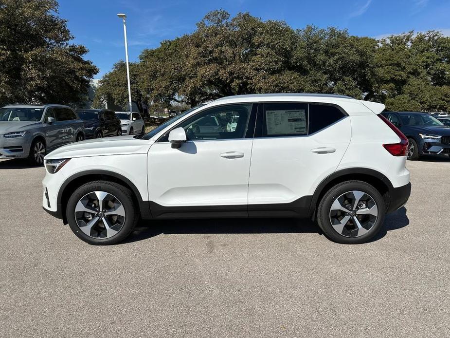 new 2024 Volvo XC40 car, priced at $47,895