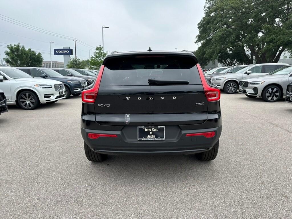 new 2024 Volvo XC40 car, priced at $51,425