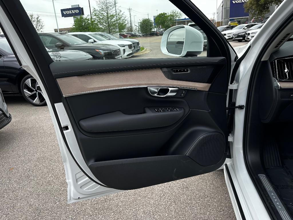new 2025 Volvo XC90 Plug-In Hybrid car, priced at $78,805