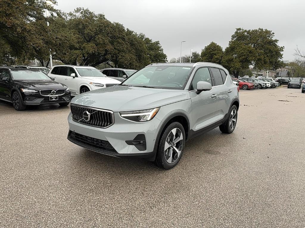 new 2025 Volvo XC40 car, priced at $47,200