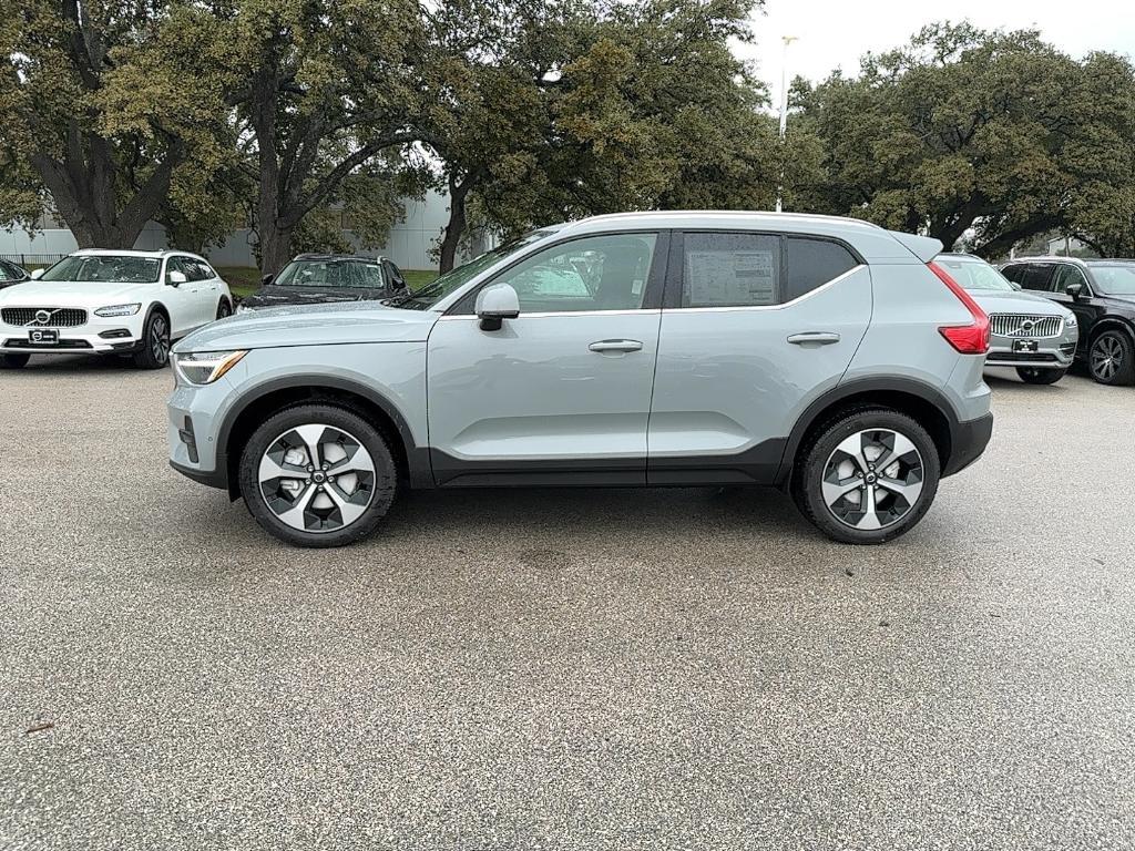 new 2025 Volvo XC40 car, priced at $47,200