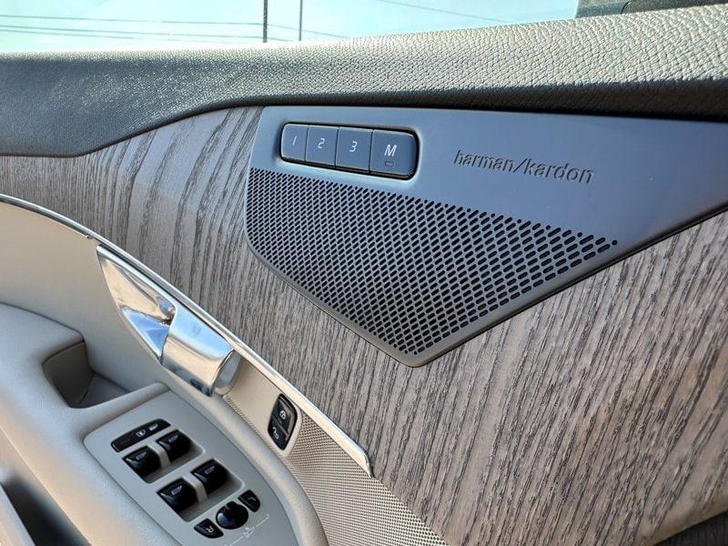 new 2025 Volvo XC90 car, priced at $62,695