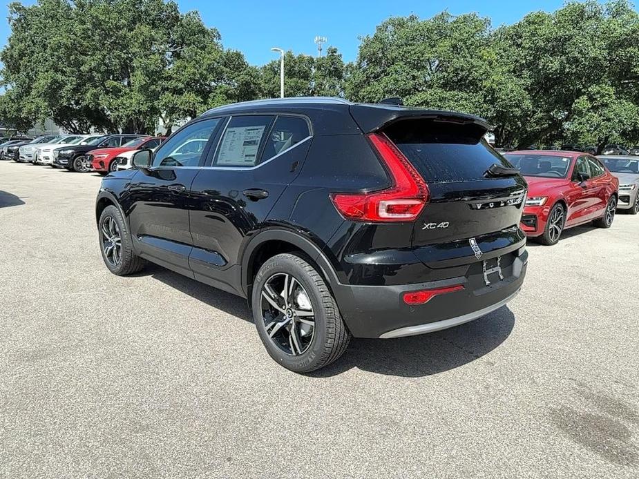 new 2025 Volvo XC40 car, priced at $45,000