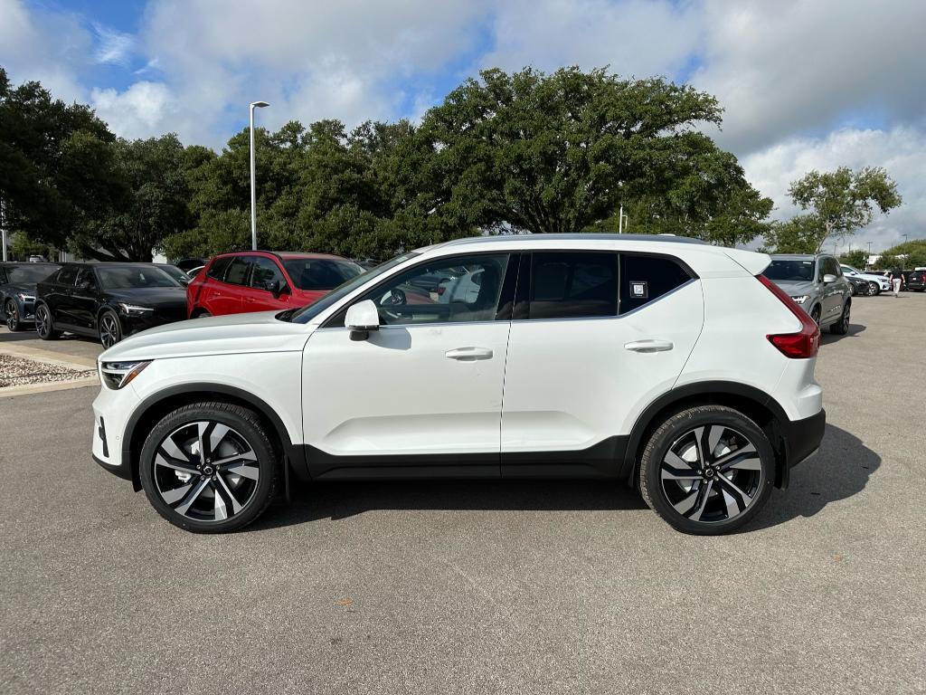 new 2024 Volvo XC40 car, priced at $48,425