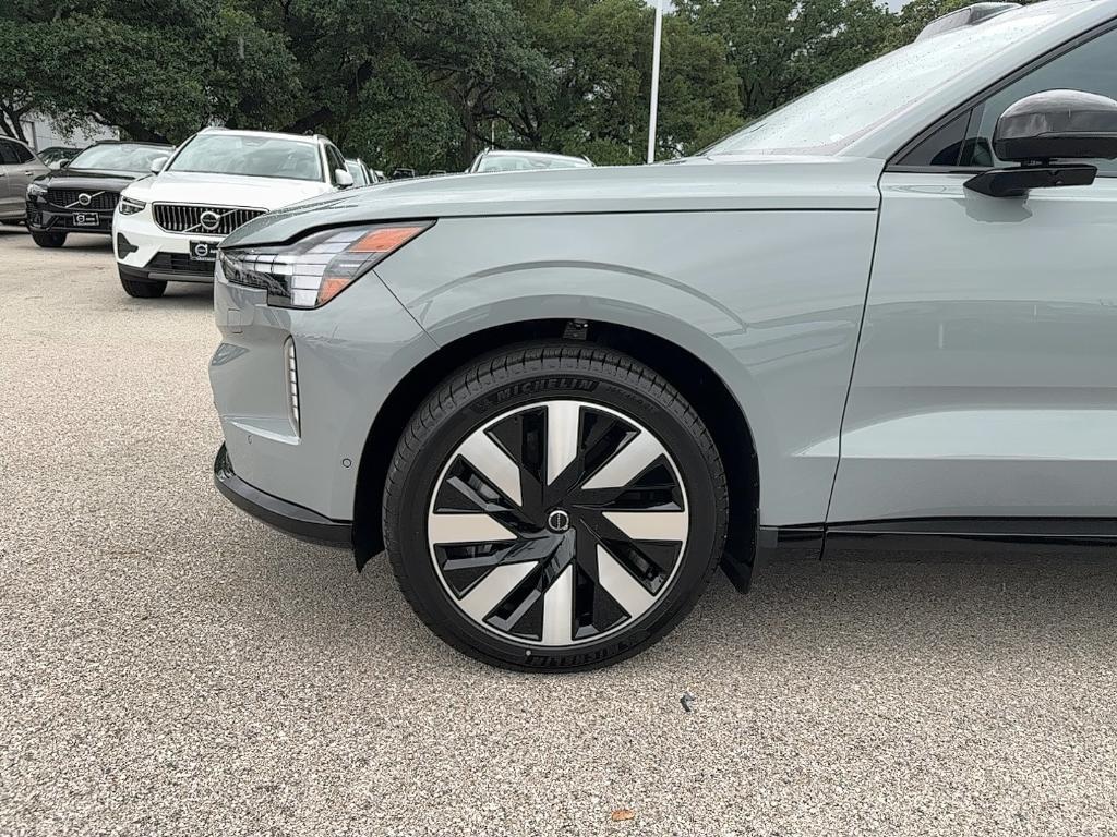 new 2025 Volvo EX90 car, priced at $91,450