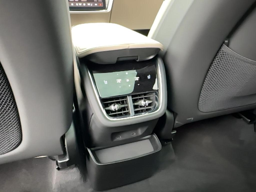 new 2025 Volvo EX90 car, priced at $91,450