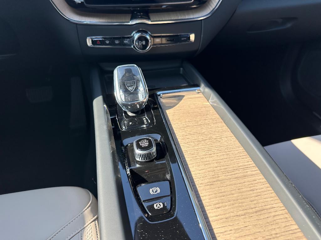 new 2026 Volvo XC60 car, priced at $51,795