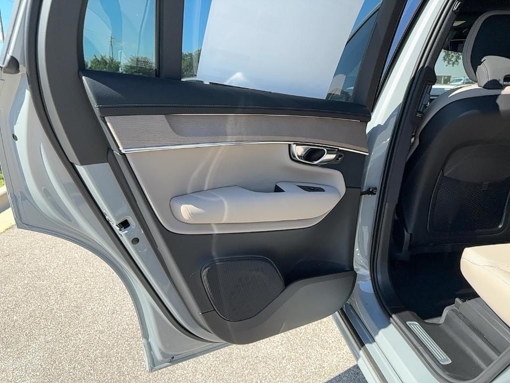 new 2025 Volvo XC90 Plug-In Hybrid car, priced at $78,805