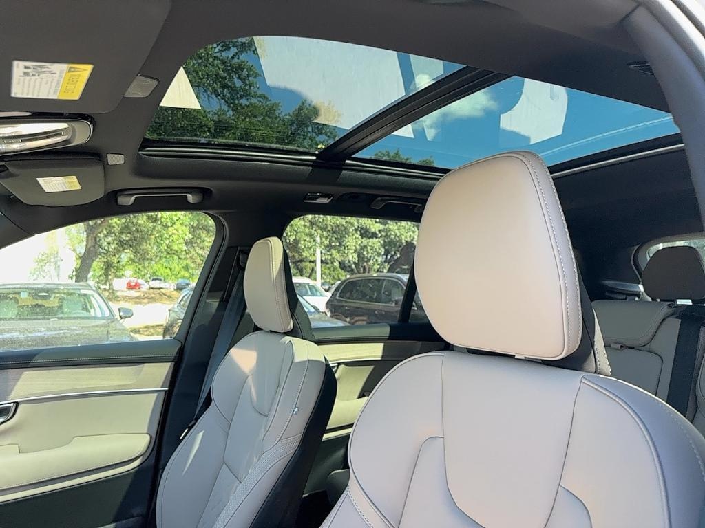 new 2025 Volvo XC90 Plug-In Hybrid car, priced at $78,805